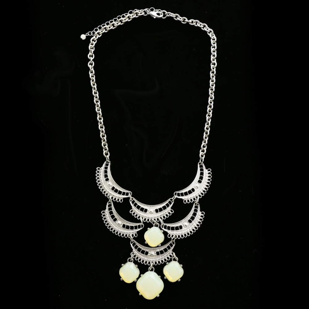 Luxury Faceted Necklace Silver/White NWOT